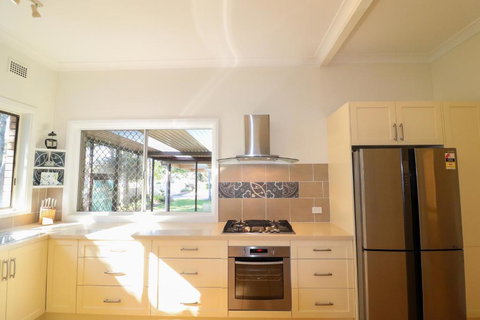 A Reflection On The Lake - Accommodation QLD 2