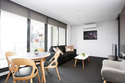Immaculate 2BR With 2 Bathroom Private Unit In CBD - Accommodation QLD 0
