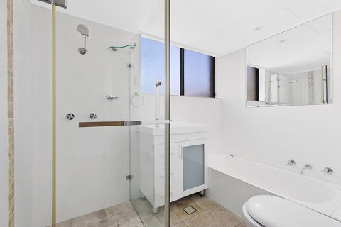 Sundowner Apartment 10 - Accommodation QLD 4