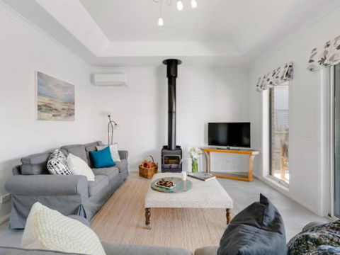 Venice On The Beach - Accommodation QLD 1