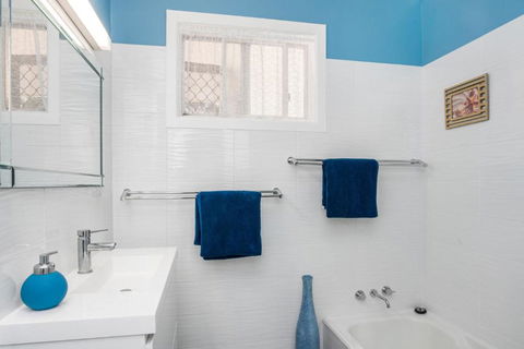 A SWEET ESCAPE Carefree Beach Home - Accommodation QLD 3