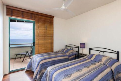 Lookout Unit 2 - Accommodation QLD 3