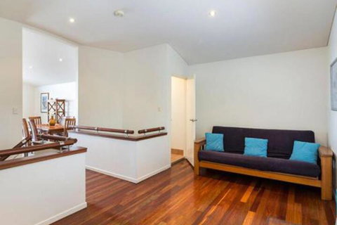 Lookout Unit 2 - Accommodation QLD 4