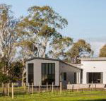 Pomonal Estate Mt. Cassell Villa - Accommodation QLD