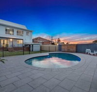 Waterview Beach house - Accommodation QLD