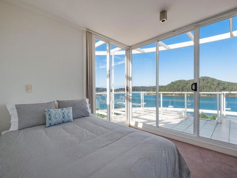Penthouse 707 4 Bedroom Oceanview Penthouse - Accommodation QLD 2
