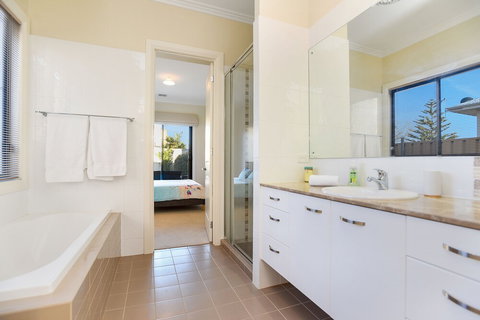 Ocean View Moana - Accommodation QLD 1