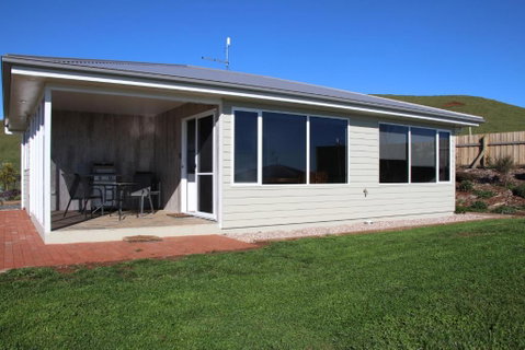 Penguin Seaside Farm - Accommodation QLD 1