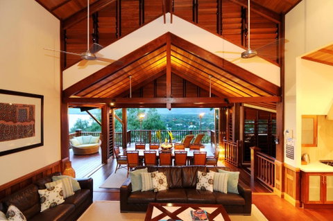 Villa Empat Puluh Dua - Accommodation QLD 4