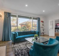 Alice wonderland in 4 beds house - Accommodation QLD
