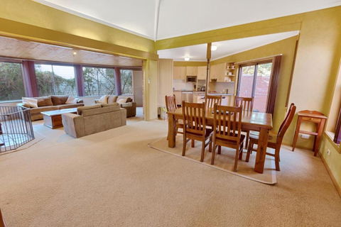 Above Sunset 100m From The Paynesville Lakes - Accommodation QLD 6