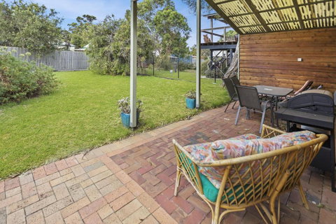 Cedar Cottage Close To Water & Pet Friendly - Accommodation QLD 1