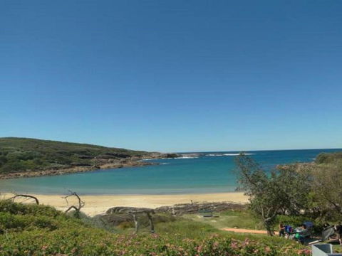 Ultimate Beach House 19a Graham Street Views Peace & Quiet - Accommodation QLD 3