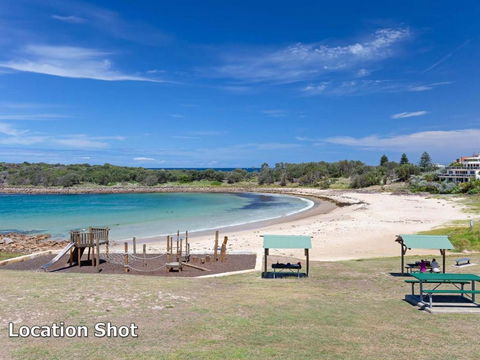 Ultimate Beach House 19a Graham Street Views Peace & Quiet - Accommodation QLD 1