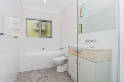 Angourie Blue Unit 2 - Accommodation QLD 6