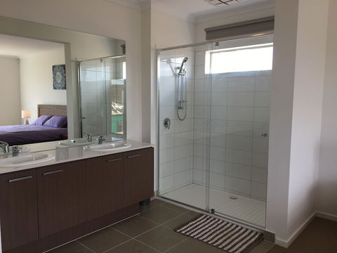 Apple House Point Cook - Accommodation QLD 1