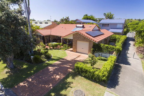 SECRET GARDEN WiFi Netflix Pet Friendly - Accommodation QLD 6