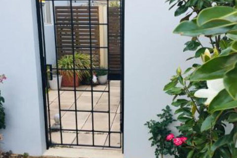 Glenelg Private Studio - Accommodation QLD 2