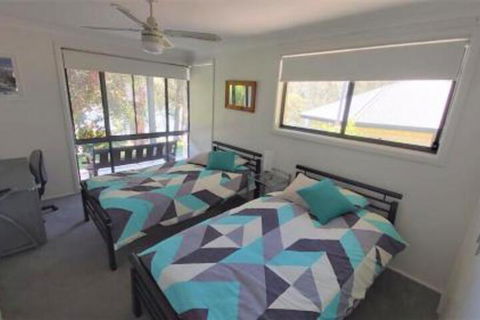 9 Hayward St. Stay Lakeside - Accommodation QLD 5