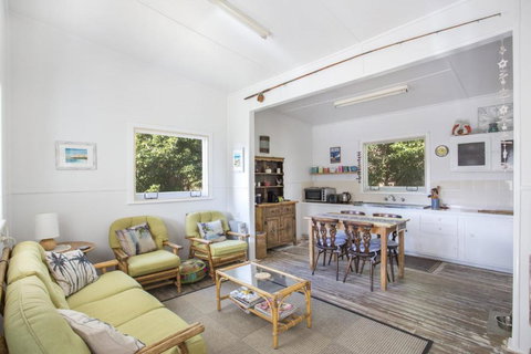 Retro Beach Cottage 681 Murramarang Rd - Accommodation QLD 5