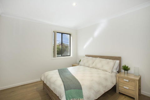 Dolphin Views Unit 5 Of 14 Dolphin St - Accommodation QLD 1