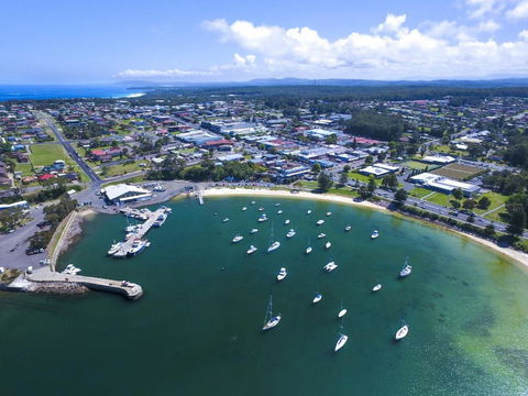 Dolphin Views Unit 5 Of 14 Dolphin St - Accommodation QLD 2