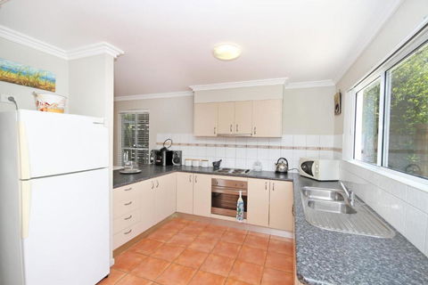 FANTASTIC HOLIDAY UNIT In A PERFECT LOCATION - Accommodation QLD 6