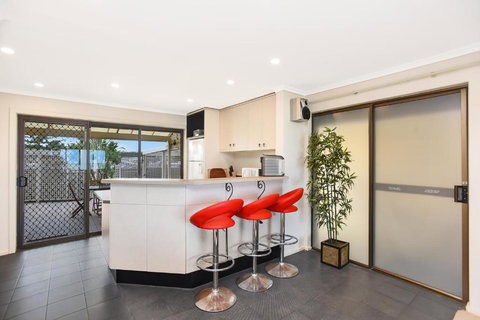 Right On The Beach At Moana - Accommodation QLD 2