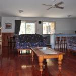 23 Carlo Road Lowset Family Home Within Walking Distance To The Shopping Centre. Pet Friendly - Accommodation QLD 0