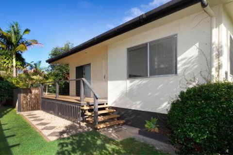 Kennedy Pde 11 Golden Beach - Accommodation QLD 7