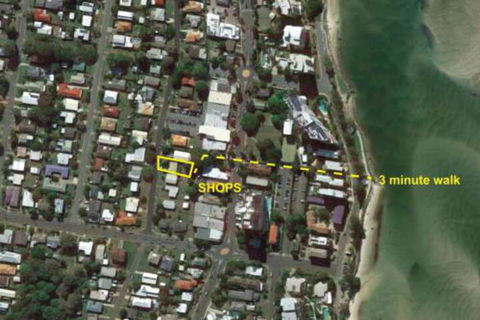 Coral Cottage 93 Taylor Ave Golden Beach - Accommodation QLD 2