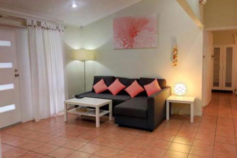 Coral Cottage 93 Taylor Ave Golden Beach - Accommodation QLD 4
