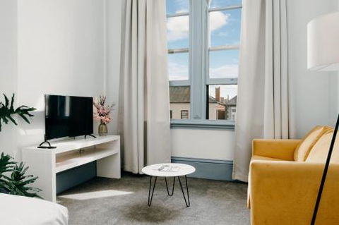 The Victoria Hotel Bathurst - Accommodation QLD 6