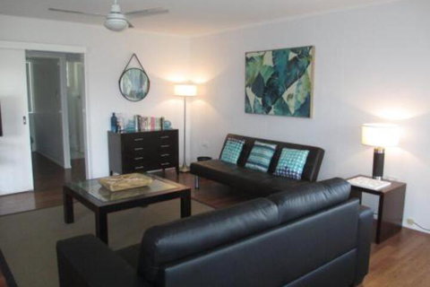 Charming Beach House - Accommodation QLD 0