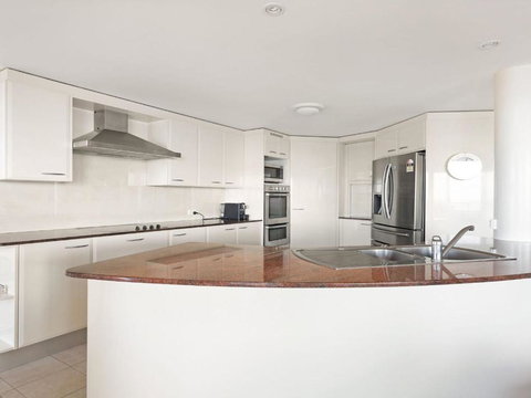 Le Point 702 Luxury & Views! - Accommodation QLD 4