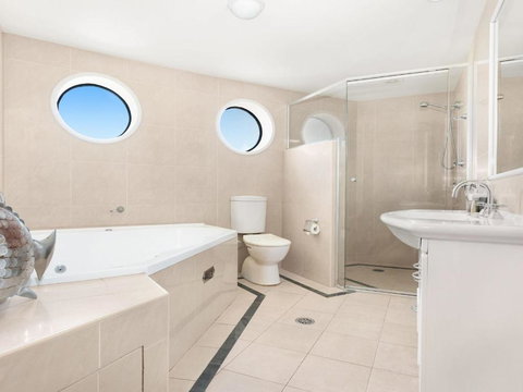 Le Point 702 Luxury & Views! - Accommodation QLD 1