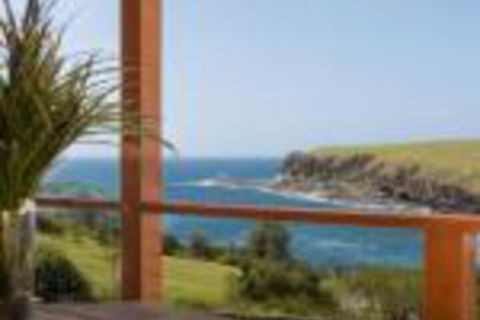 Absolute Oceanfront Cottage - Accommodation QLD 0