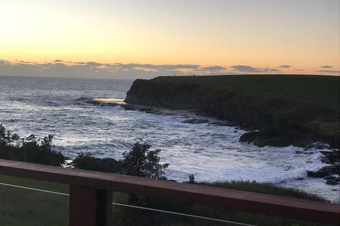 Absolute Oceanfront Cottage - Accommodation QLD 7