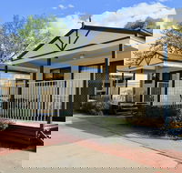 Young Tourist Park - Accommodation QLD