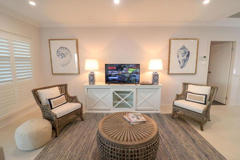 Illaroo At Catherine Hill Bay - Accommodation QLD 3