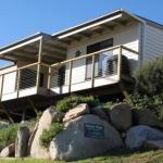 KINGFISHER COTTAGE Beachfront At The Binalong Bay - Accommodation QLD 0