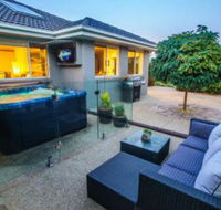 The Little Island Orchard - Accommodation QLD