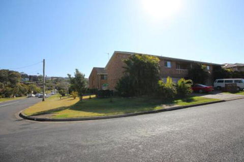 1 / 2 Brunswick Avenue - Accommodation QLD 0
