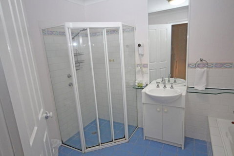 Paradise Waters No. 13 - Accommodation QLD 2