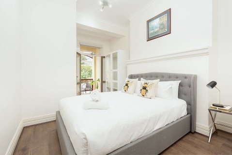 Stunning Sydney Home 11 - Accommodation QLD 1