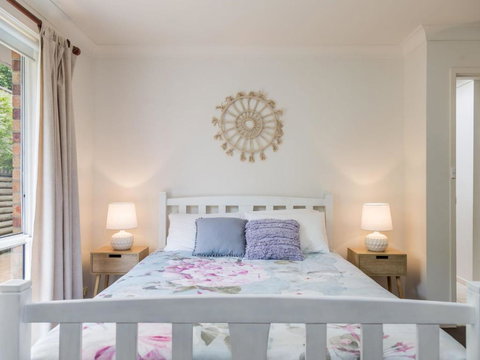 Lovely Modern Villa Amidst Peaceful Surroundings - Accommodation QLD 2