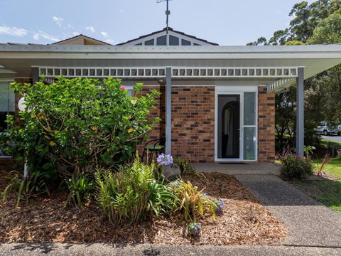 Lovely Modern Villa Amidst Peaceful Surroundings - Accommodation QLD 6