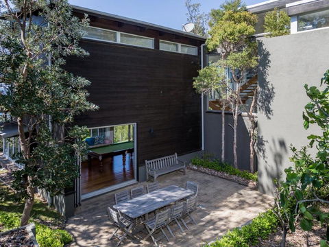 ARGYLL MOLLYMOOK Absolute Waterfront - Accommodation QLD 6