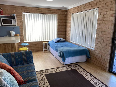 NARRAWALLEE RETREAT - Accommodation QLD 2