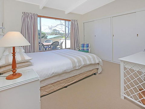 REST ASHORE At MOLLYMOOK - Accommodation QLD 5